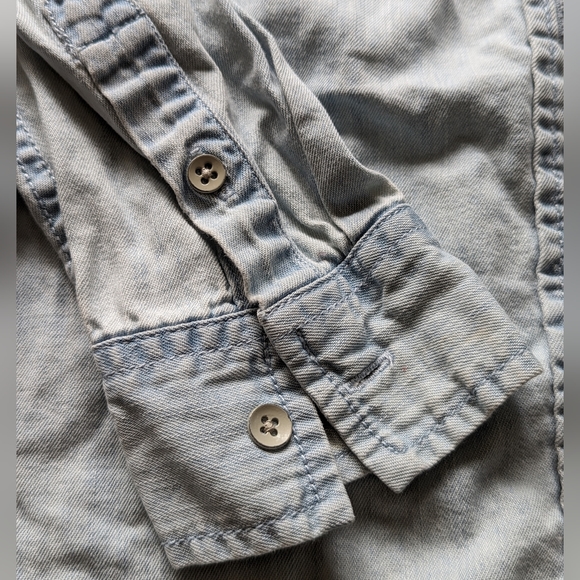 Lightweight, cotton, button up. Size small. Joe fresh. - Picture 4 of 6